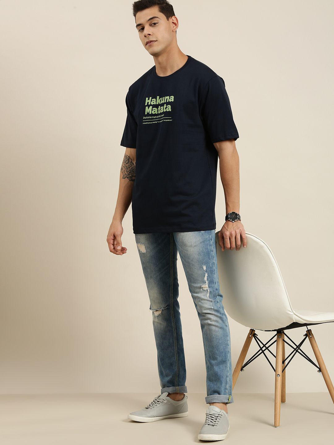 Difference of Opinion Hakuna Matata Typographic Oversized T-Shirt